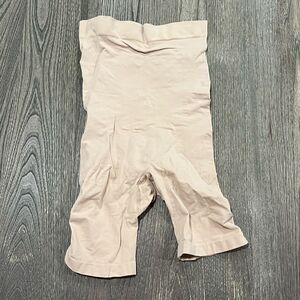 crownette garter belt Did you know that vibration injuries (White Finger Syndrome) is  irreversible? Contact your distributor for not information on how to  protect yourself and your staff. #handvibration #vibration #vibracion #ppe main image 0